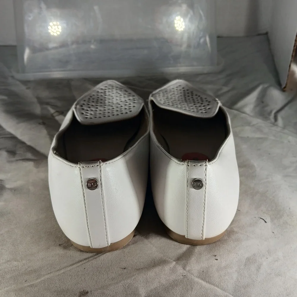Jones New York‎ Samantha Flats 6 White Laser Cut Pointed Toe Loafers Career
